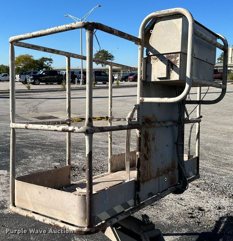 image for item DV1036 1992 Genie Z-45/22  boom lift