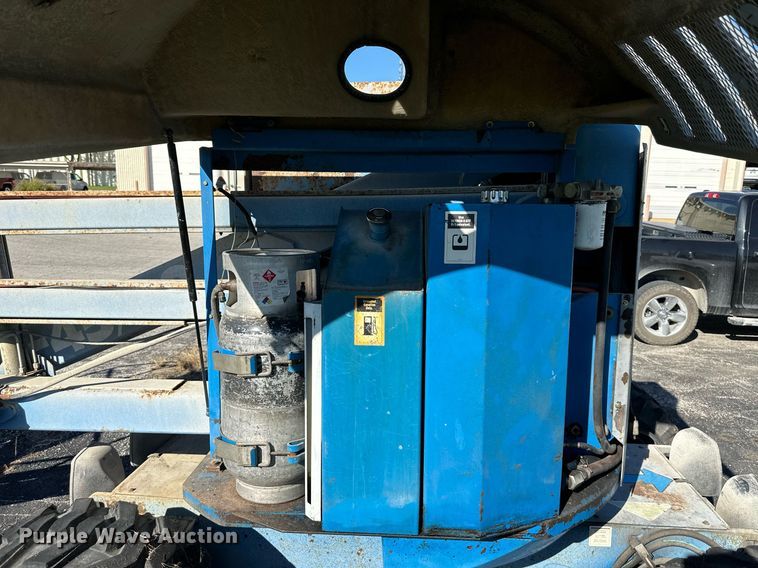 image for item DV1036 1992 Genie Z-45/22  boom lift