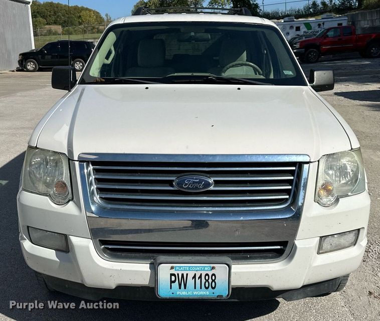 image for item DV1042 2010 Ford Explorer