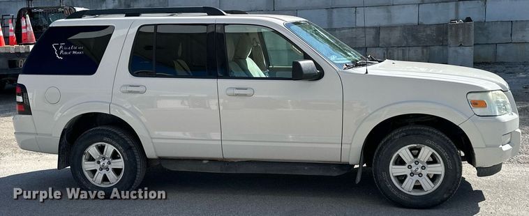 image for item DV1042 2010 Ford Explorer