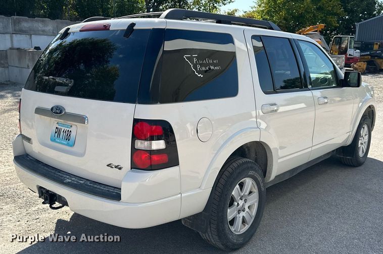 image for item DV1042 2010 Ford Explorer