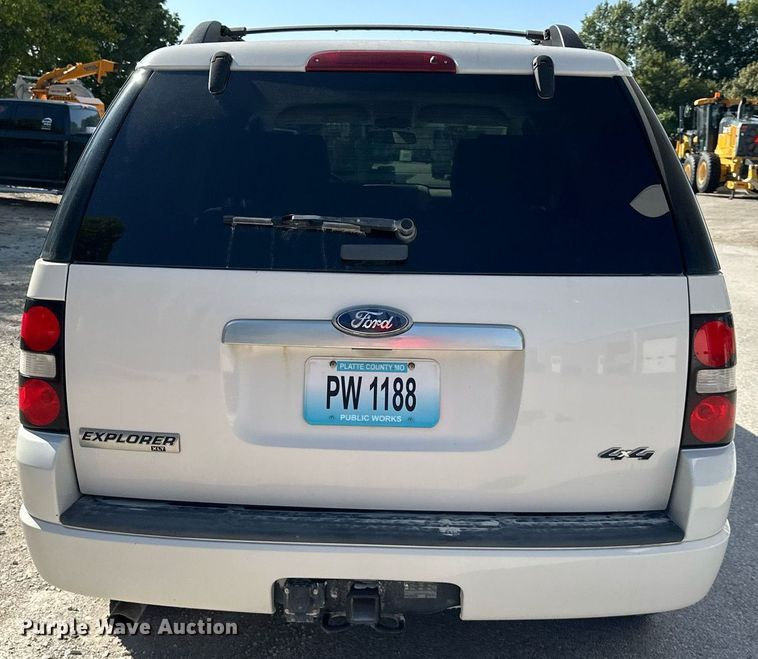 image for item DV1042 2010 Ford Explorer