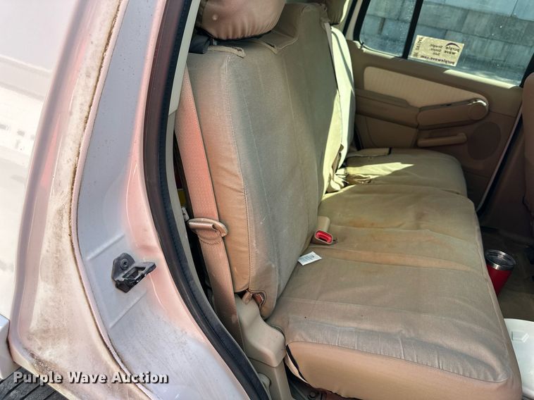 image for item DV1042 2010 Ford Explorer