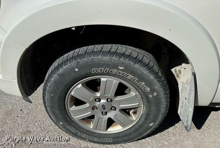 image for item DV1042 2010 Ford Explorer