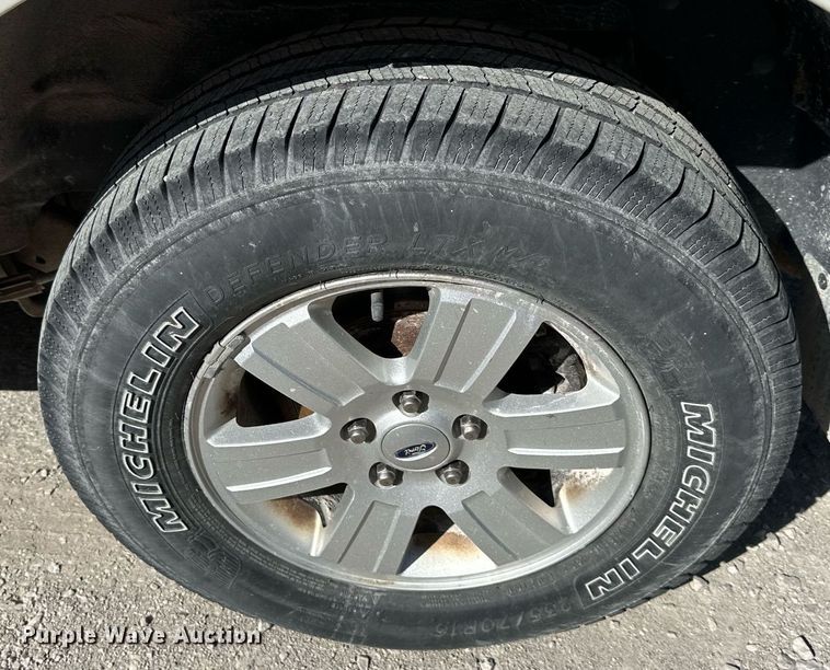 image for item DV1042 2010 Ford Explorer