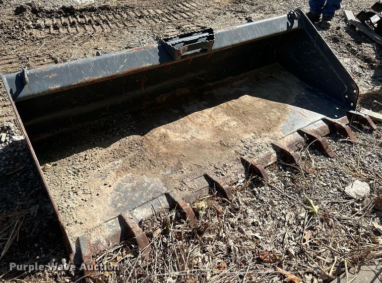 image for item DV1043 84" W skid steer bucket