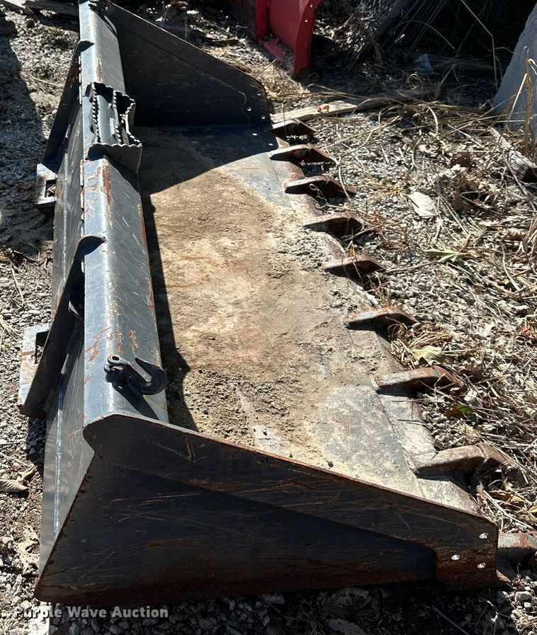 image for item DV1043 84" W skid steer bucket