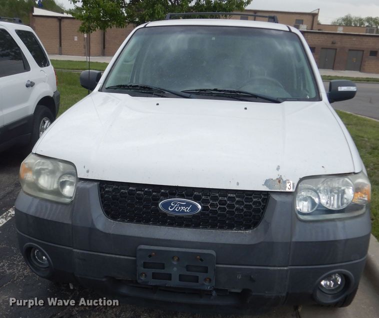 image for item IB9856 2006 Ford Escape  SUV