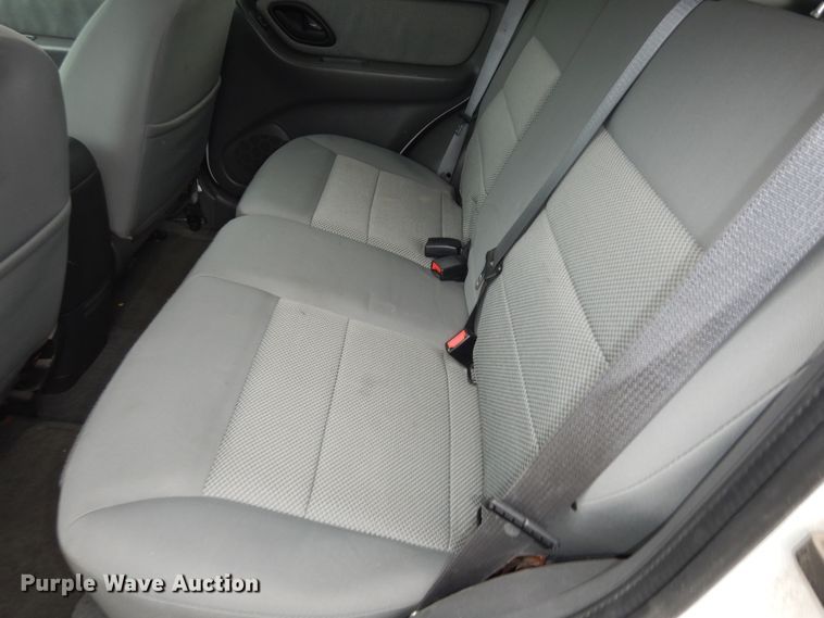 image for item IB9856 2006 Ford Escape  SUV