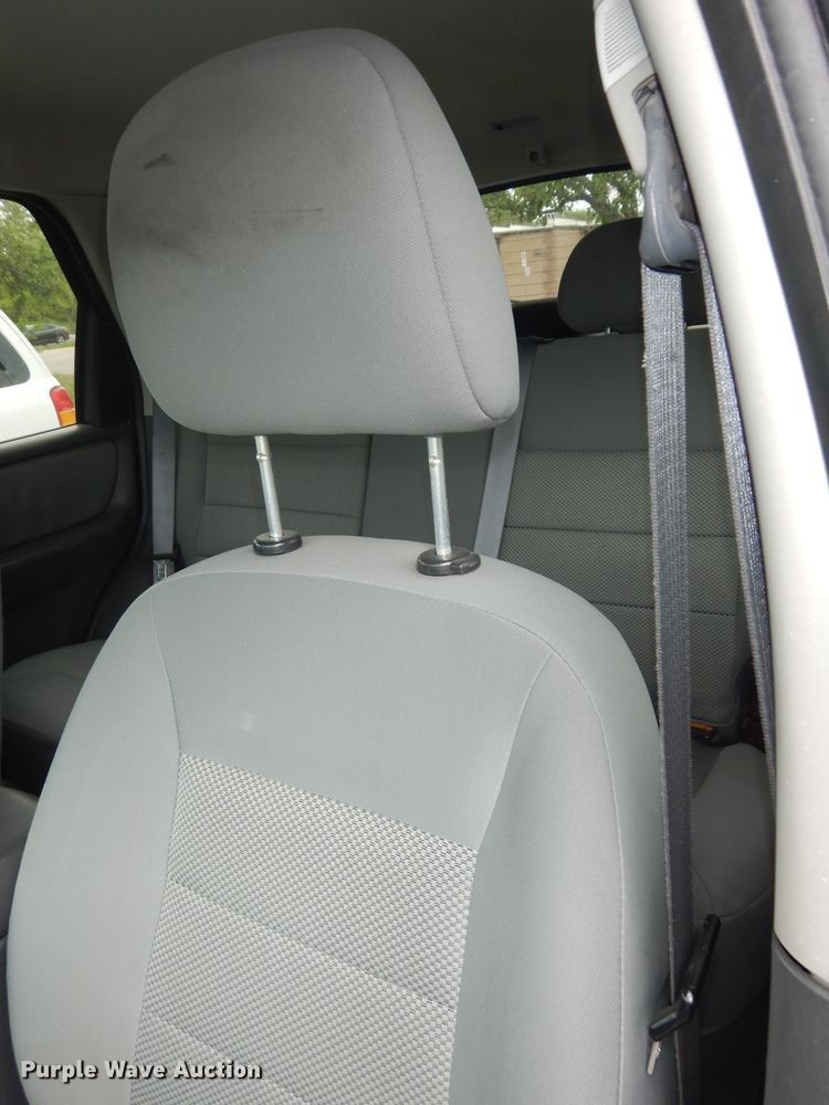 image for item IB9856 2006 Ford Escape  SUV