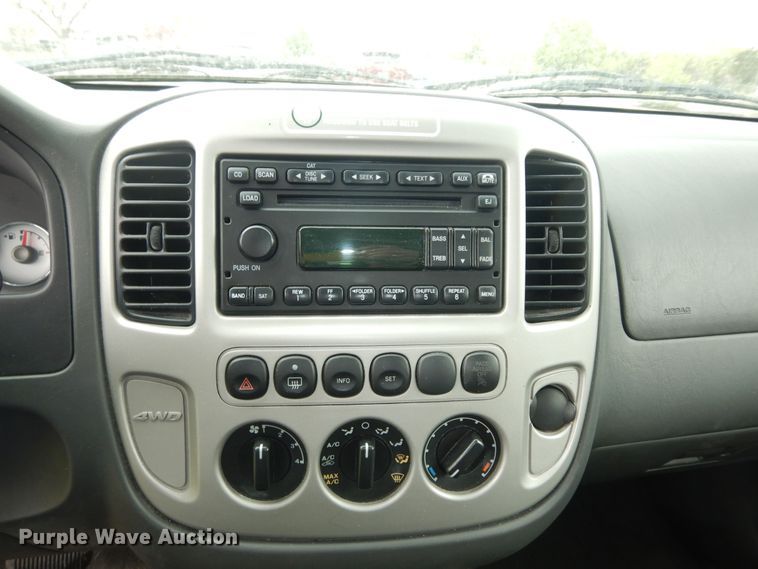 image for item IB9856 2006 Ford Escape  SUV