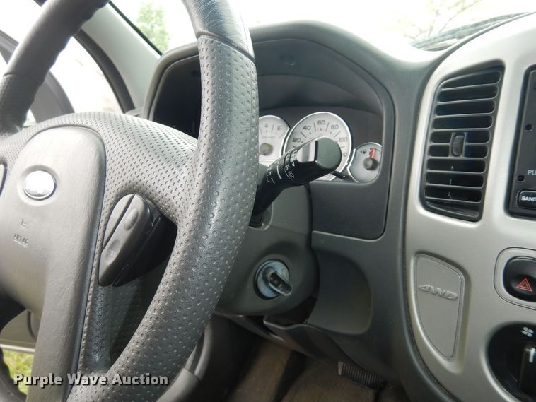 image for item IB9856 2006 Ford Escape  SUV