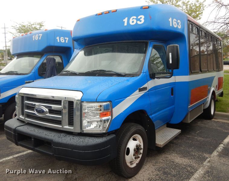 image for item IB9862 2014 Ford E450 Super Duty  shuttle bus