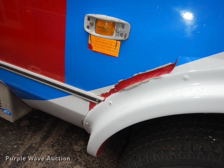 image for item IB9862 2014 Ford E450 Super Duty  shuttle bus