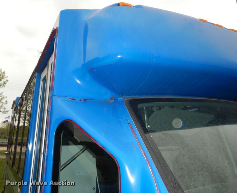 image for item IB9862 2014 Ford E450 Super Duty  shuttle bus