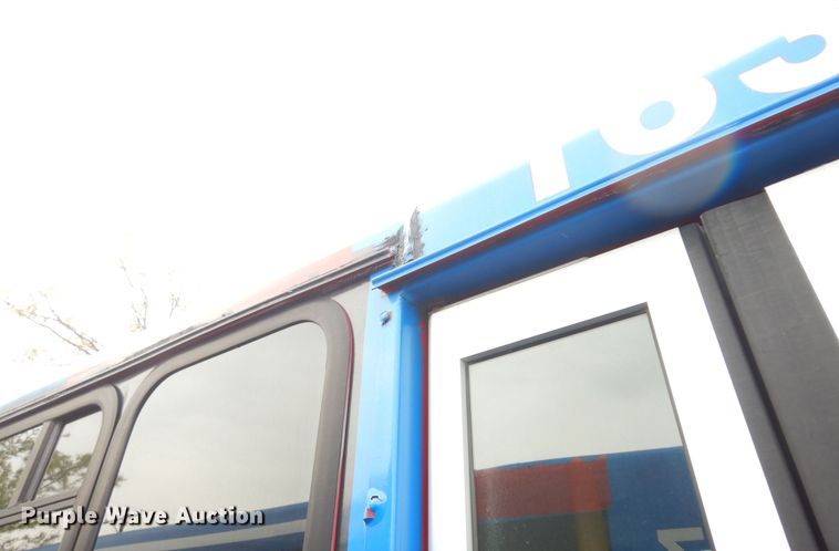 image for item IB9862 2014 Ford E450 Super Duty  shuttle bus