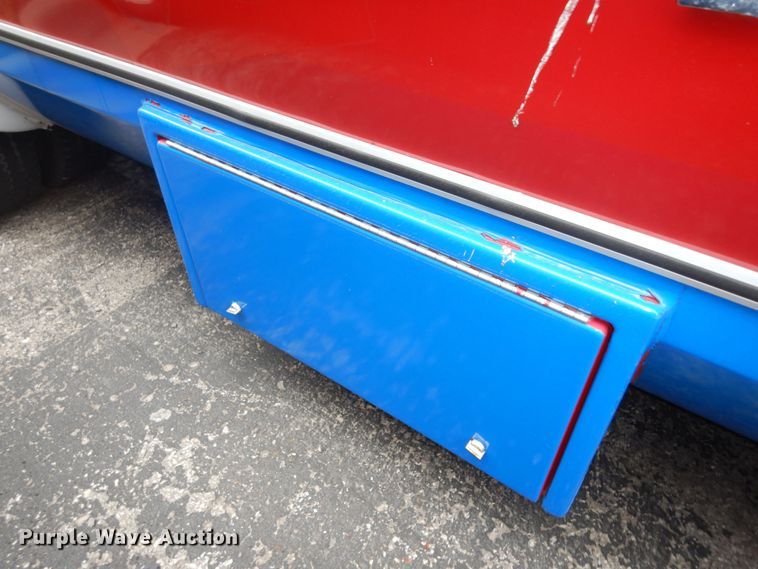 image for item IB9862 2014 Ford E450 Super Duty  shuttle bus