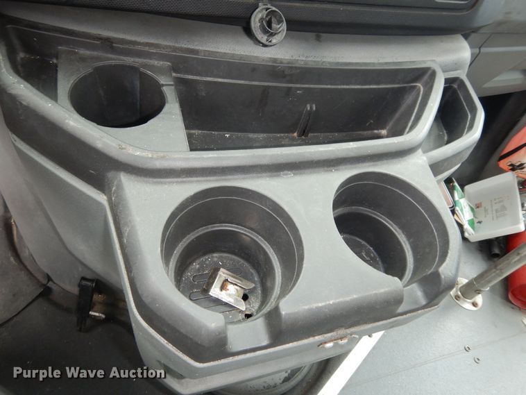 image for item IB9862 2014 Ford E450 Super Duty  shuttle bus