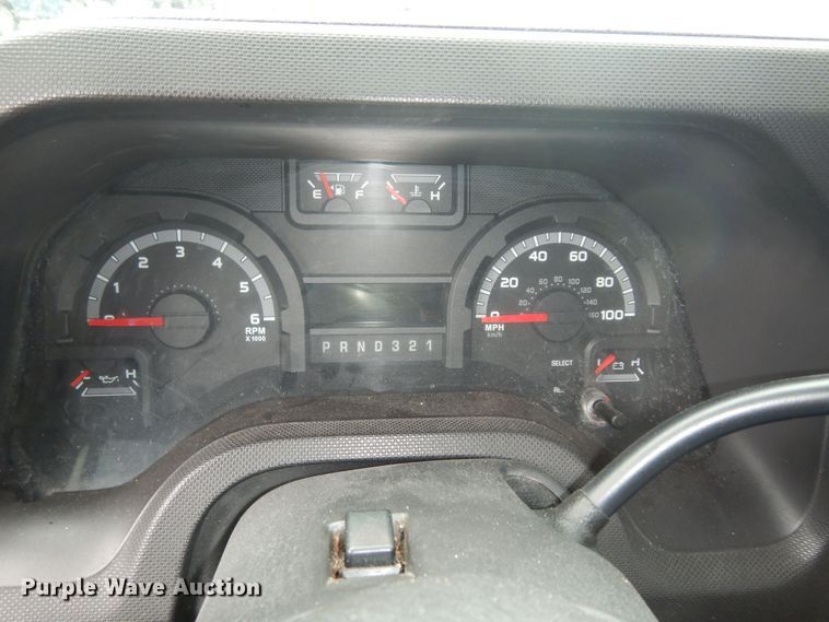 image for item IB9862 2014 Ford E450 Super Duty  shuttle bus