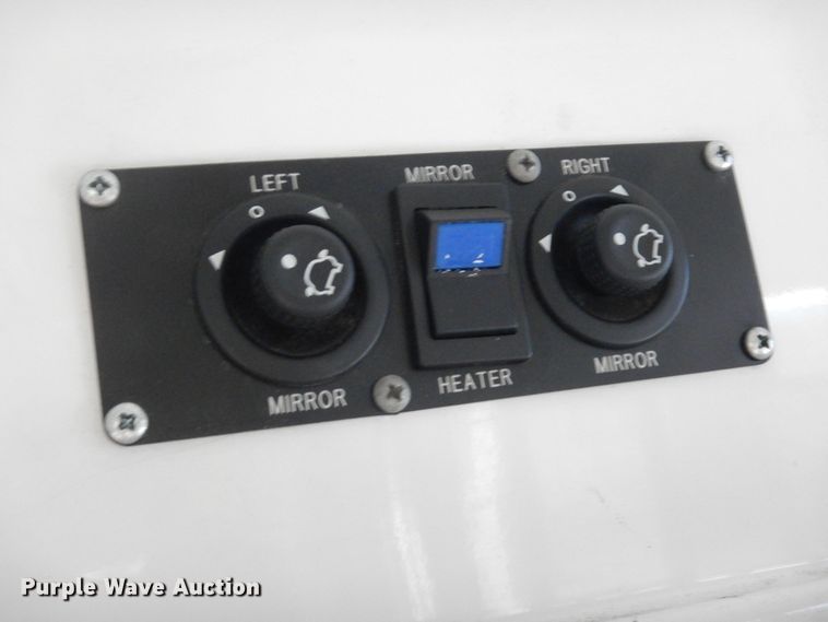 image for item IB9862 2014 Ford E450 Super Duty  shuttle bus