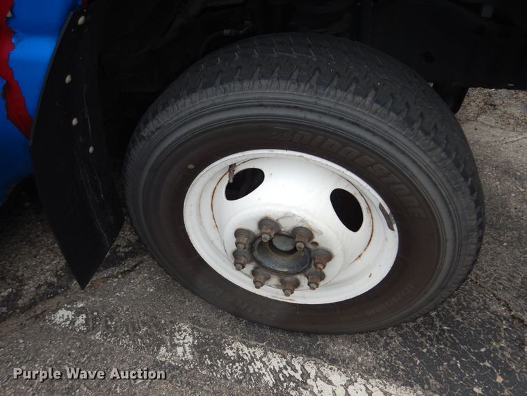 image for item IB9862 2014 Ford E450 Super Duty  shuttle bus