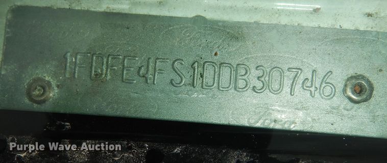 image for item IB9862 2014 Ford E450 Super Duty  shuttle bus