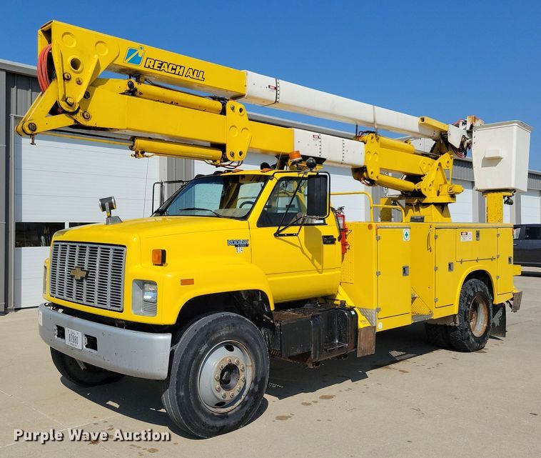 image for item IQ9914 1991  Chevrolet Kodiak  bucket truck