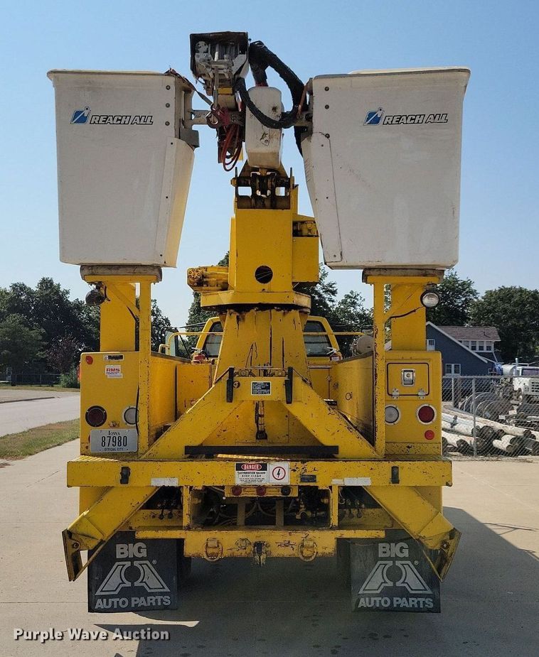 image for item IQ9914 1991  Chevrolet Kodiak  bucket truck