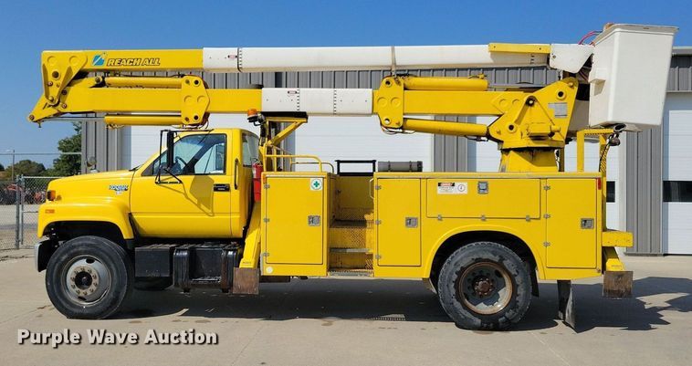 image for item IQ9914 1991  Chevrolet Kodiak  bucket truck