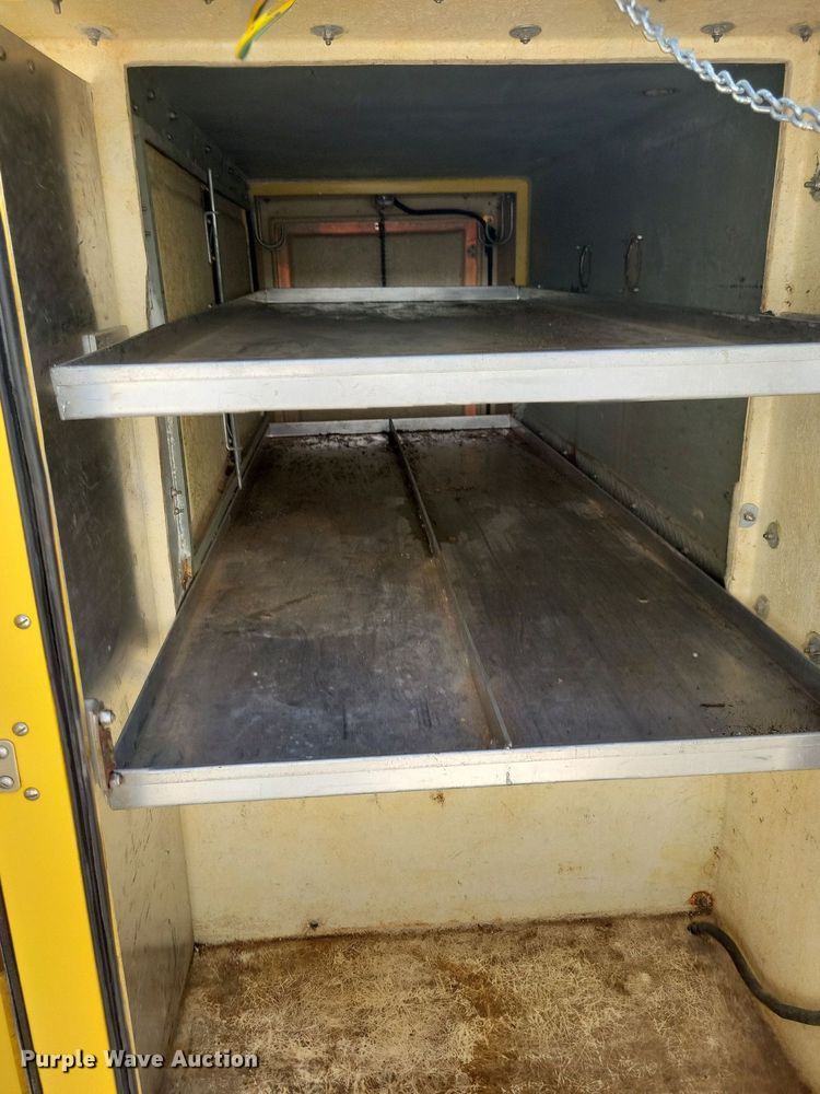 image for item IQ9914 1991  Chevrolet Kodiak  bucket truck