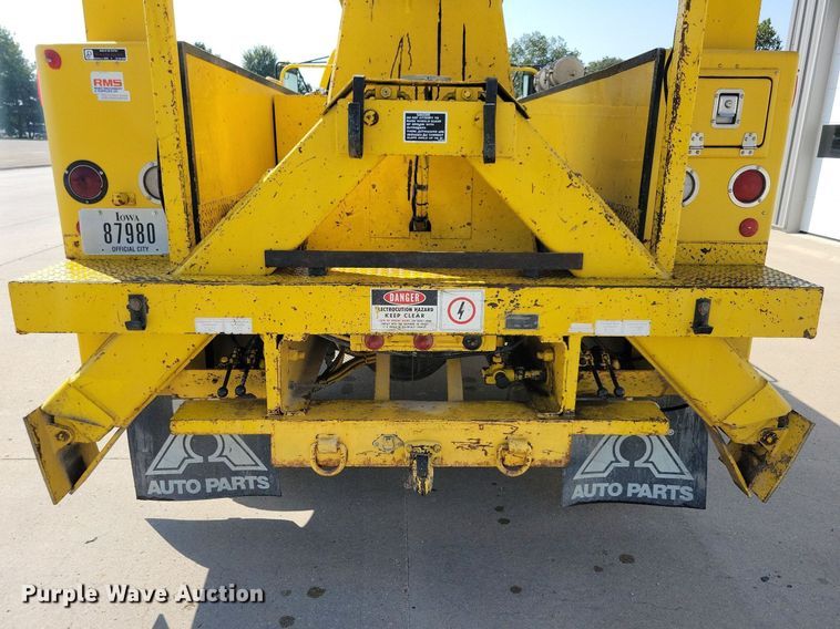 image for item IQ9914 1991  Chevrolet Kodiak  bucket truck