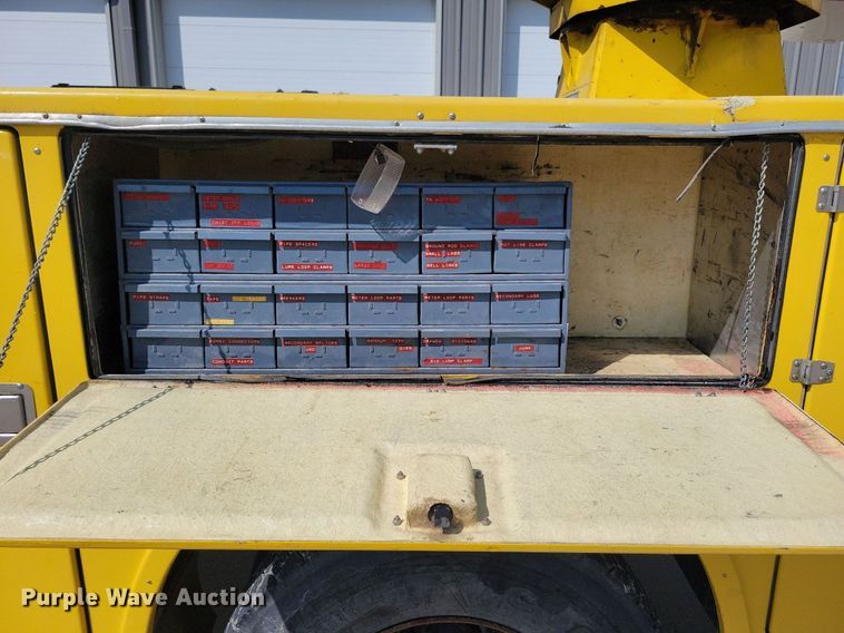 image for item IQ9914 1991  Chevrolet Kodiak  bucket truck