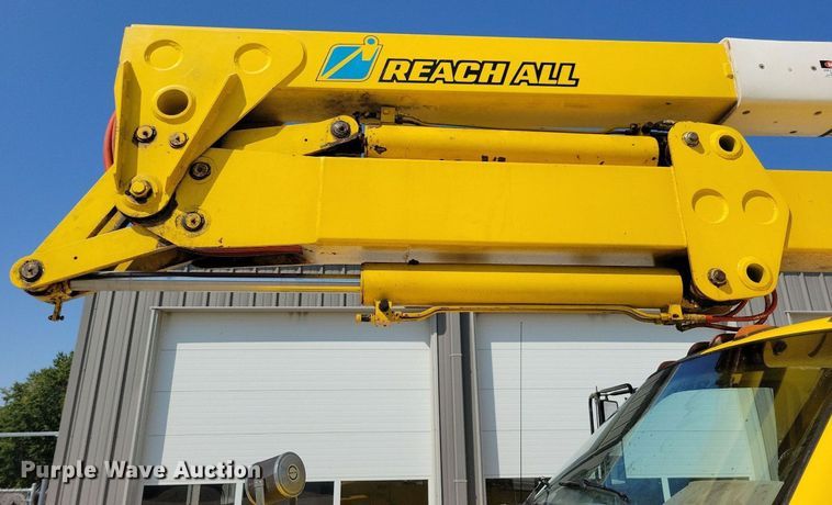 image for item IQ9914 1991  Chevrolet Kodiak  bucket truck