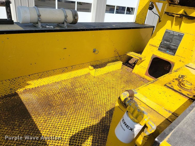 image for item IQ9914 1991  Chevrolet Kodiak  bucket truck