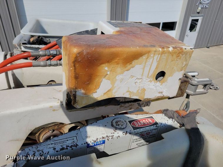 image for item IQ9914 1991  Chevrolet Kodiak  bucket truck