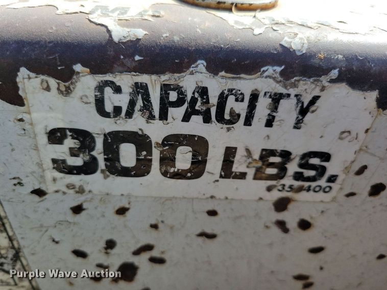 image for item IQ9914 1991  Chevrolet Kodiak  bucket truck