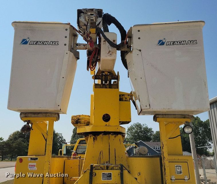 image for item IQ9914 1991  Chevrolet Kodiak  bucket truck