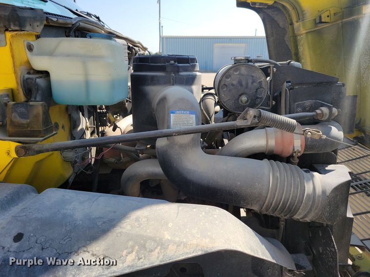 image for item IQ9914 1991  Chevrolet Kodiak  bucket truck