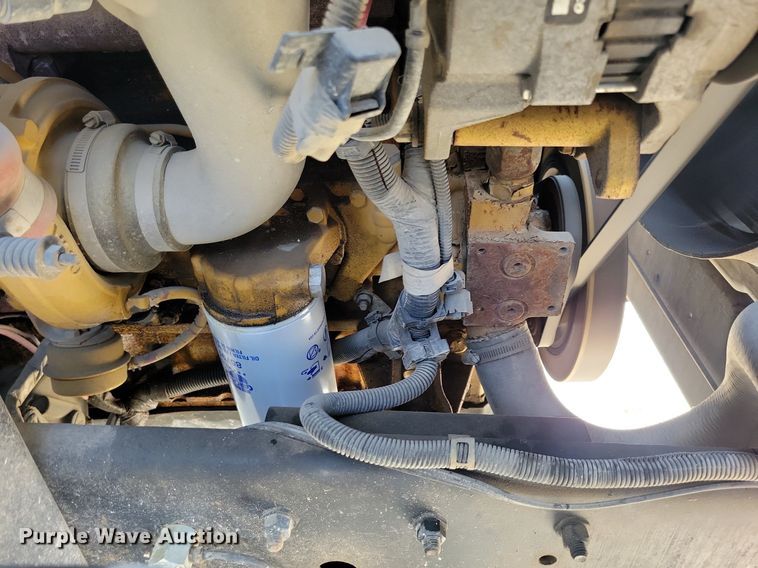 image for item IQ9914 1991  Chevrolet Kodiak  bucket truck