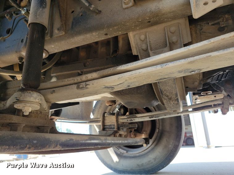 image for item IQ9914 1991  Chevrolet Kodiak  bucket truck