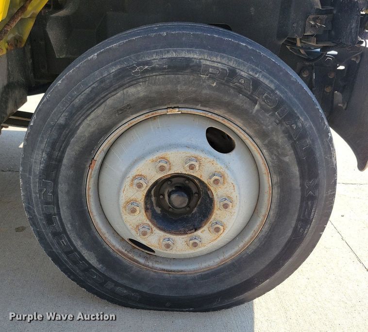 image for item IQ9914 1991  Chevrolet Kodiak  bucket truck