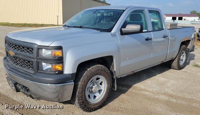 image for item IQ9915 2015 Chevrolet Silverado 1500  Double Cab pickup truck