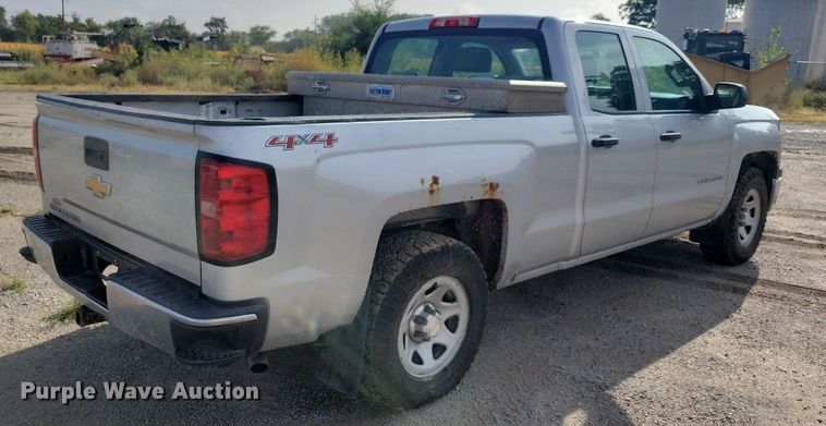 image for item IQ9915 2015 Chevrolet Silverado 1500  Double Cab pickup truck
