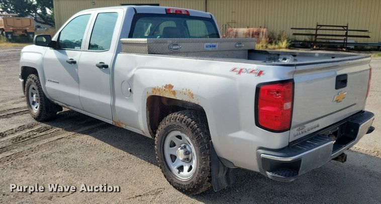 image for item IQ9915 2015 Chevrolet Silverado 1500  Double Cab pickup truck