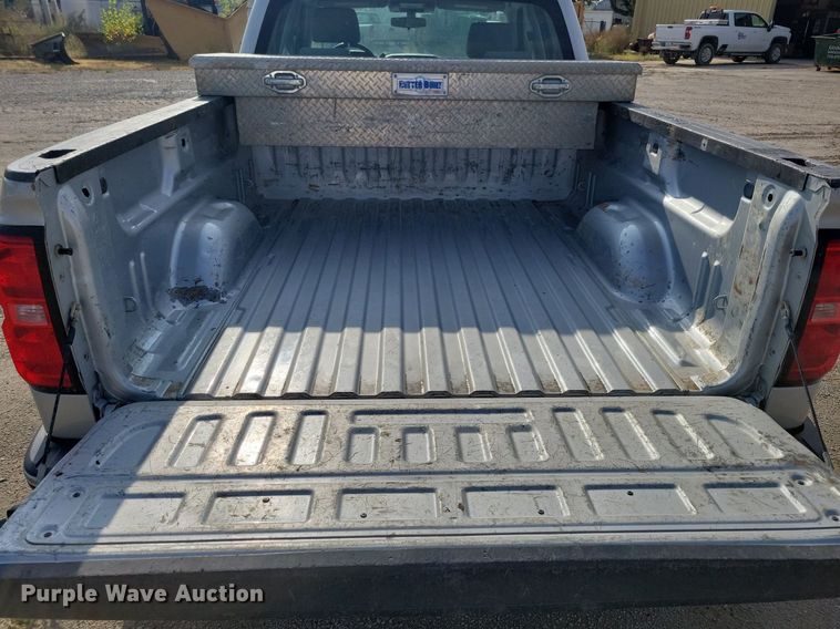 image for item IQ9915 2015 Chevrolet Silverado 1500  Double Cab pickup truck