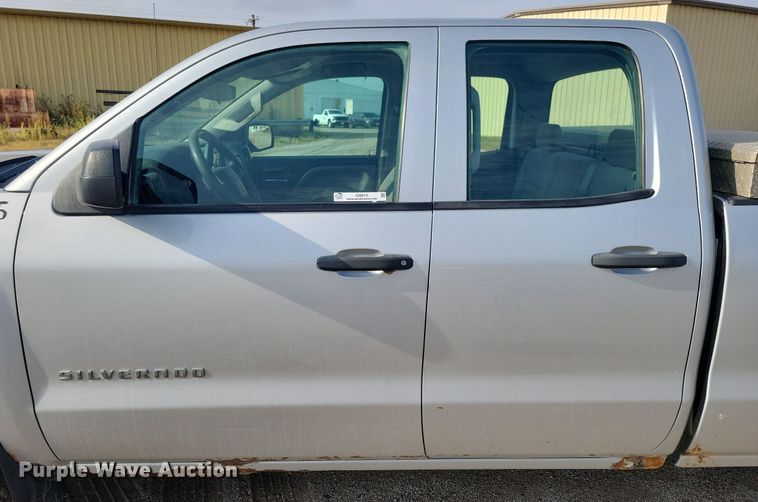 image for item IQ9915 2015 Chevrolet Silverado 1500  Double Cab pickup truck