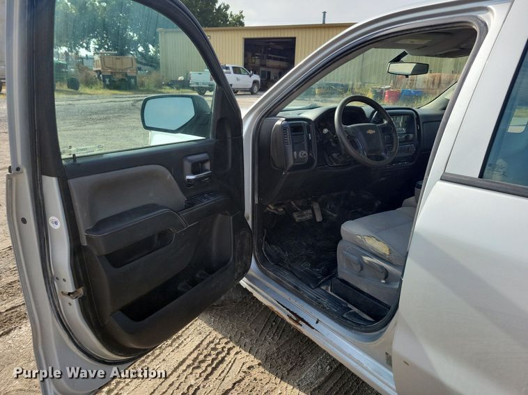 image for item IQ9915 2015 Chevrolet Silverado 1500  Double Cab pickup truck