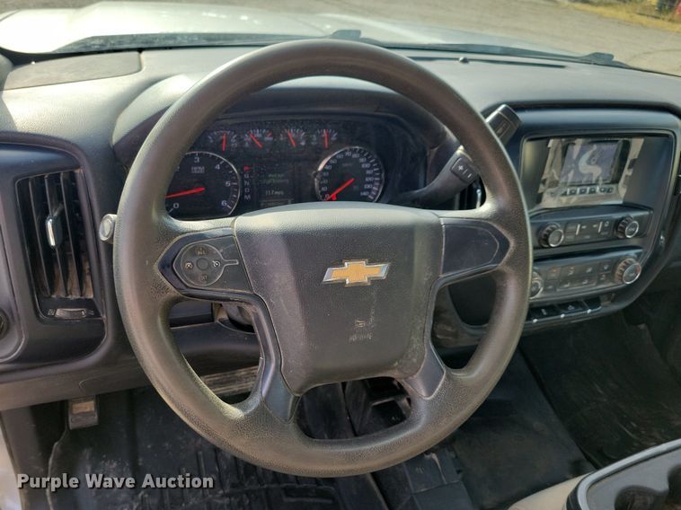 image for item IQ9915 2015 Chevrolet Silverado 1500  Double Cab pickup truck