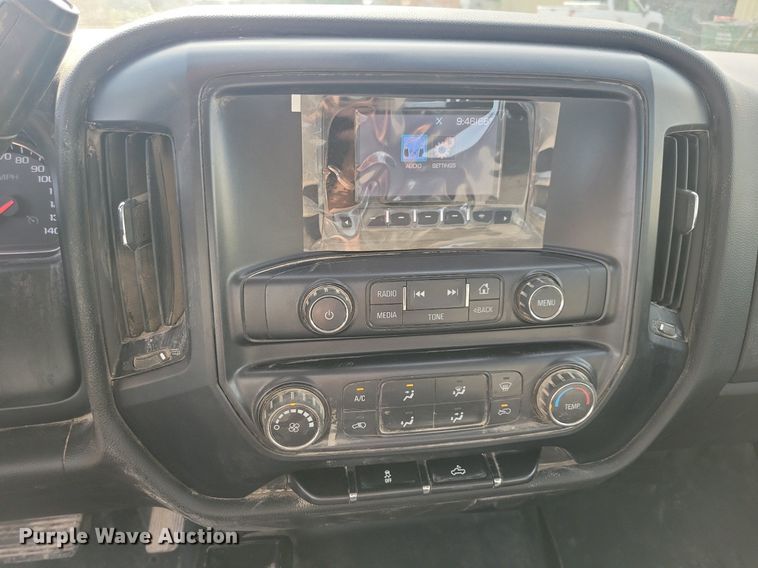 image for item IQ9915 2015 Chevrolet Silverado 1500  Double Cab pickup truck