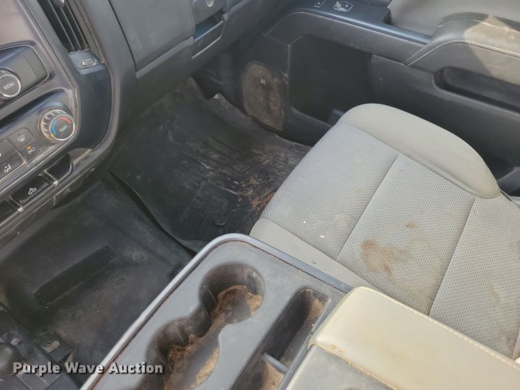 image for item IQ9915 2015 Chevrolet Silverado 1500  Double Cab pickup truck